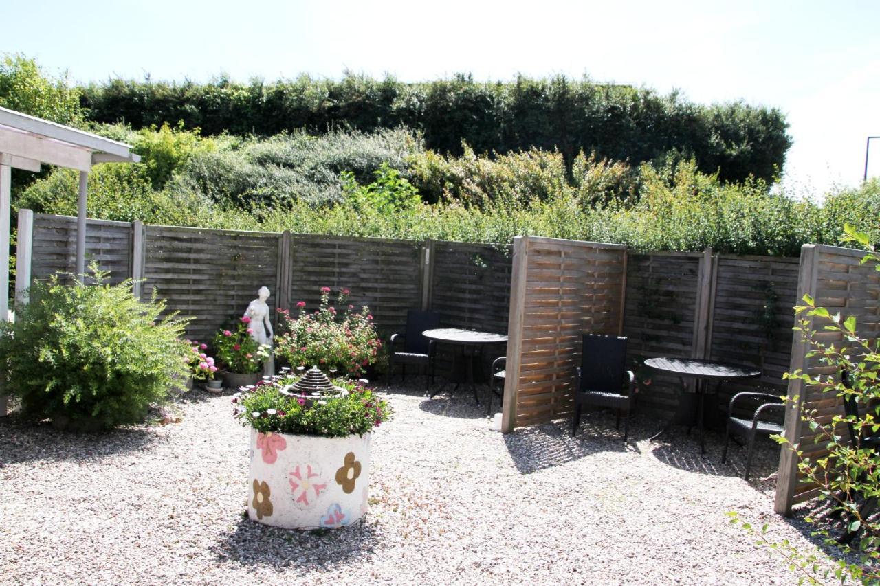 Hine Bakke Bed And Breakfast Rudkøbing Extérieur photo